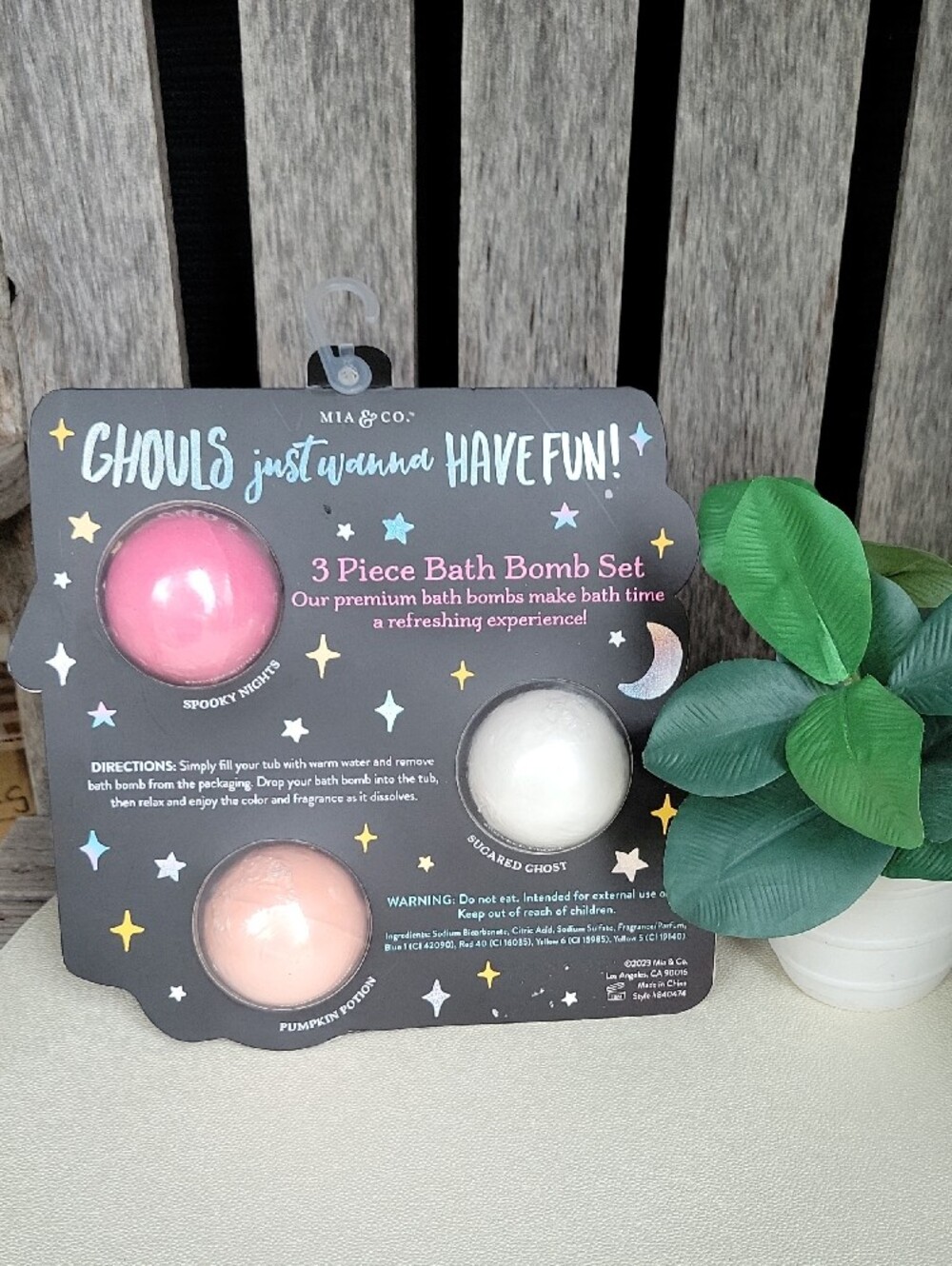 Mia & Co. Ghouls 3-Piece Bath Bomb Set - Pink, White, Peach - Picture 4 of 4